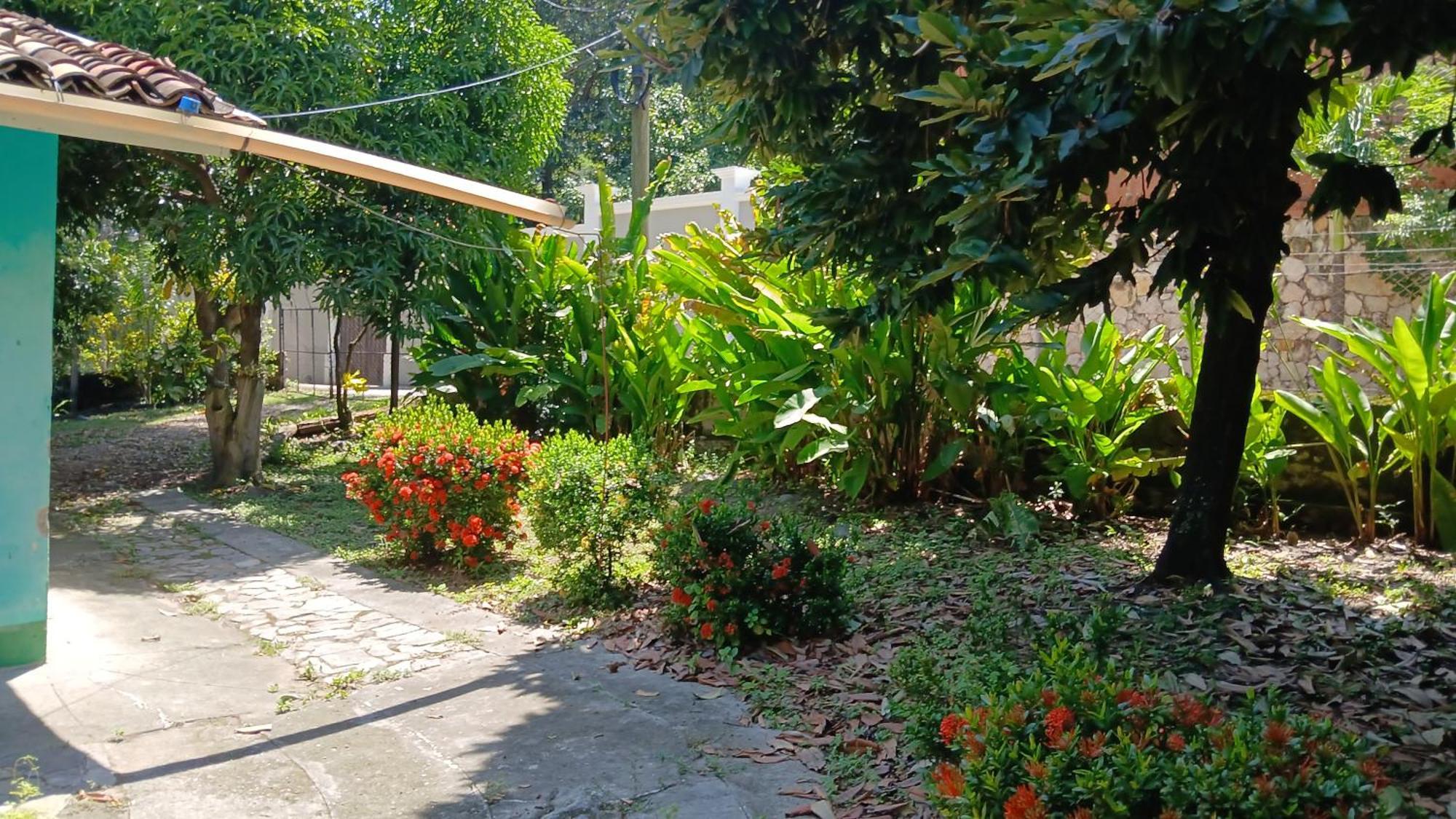 Hostal Juan Lindo Сан Педро Сула Екстериор снимка